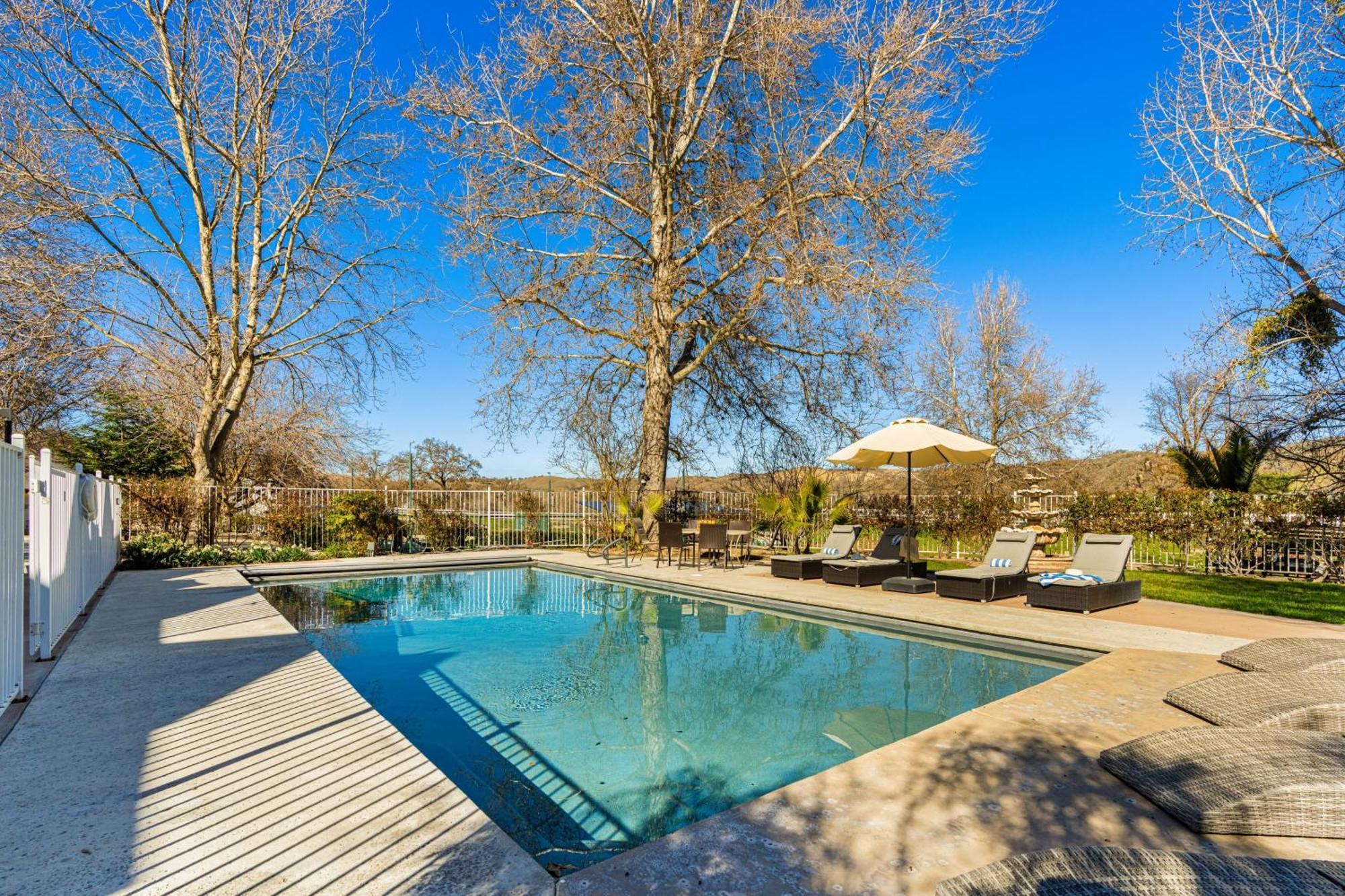 Victorian Manor In Paso Robles Wine Country Pool Hot Tub Firepit Tennis Court Sleeps 28 Exterior photo